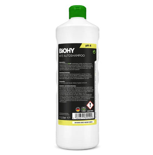 Autoshampoo in weiĂźer Flasche mit grĂĽnem Deckel von hinten