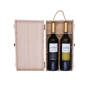Holzkiste, in Anwendungsbeispiel, fĂĽr Wein mit schwarzer Aufschrift und Burgabbildung
