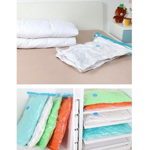 Transparente Vakuumbeutel mit blauem Deckel in verschiedenen Anwendungsbeispielen