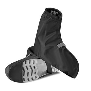 Schwarzer PlastikschuhĂĽberzug in einem Anwendungsbeispiel