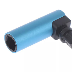 Herangezoomtes Bild an den Blauen Glasfaserkabel-Adapter