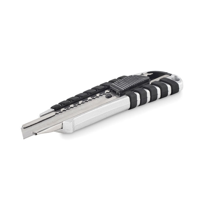 Retractable utility knife