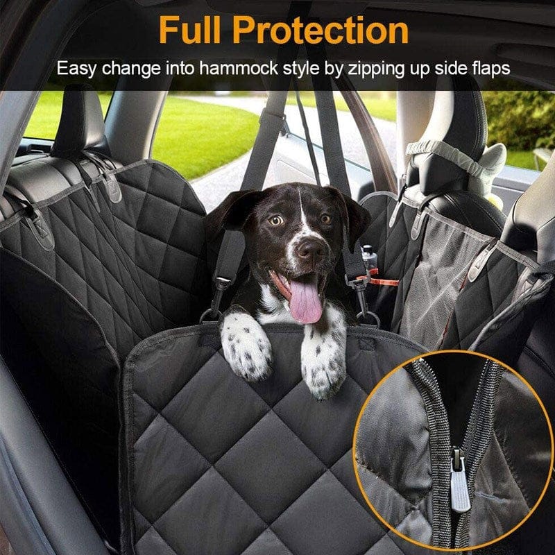 Wasserdichte, schwarze Hundedecke in einem Auto mit einem Hund