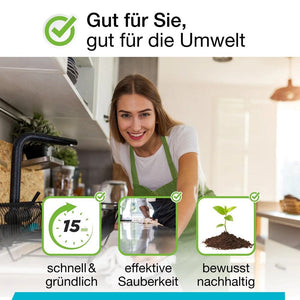 Frau, die die Reinigungstabs benutzt