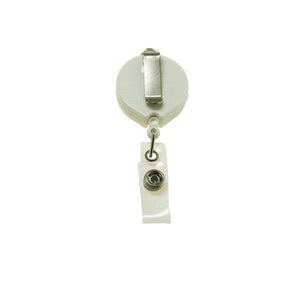 Weißer Badgehalter mit Clip auf der Rückseite und Druckknopfverschluss, ausziehbar von hinten